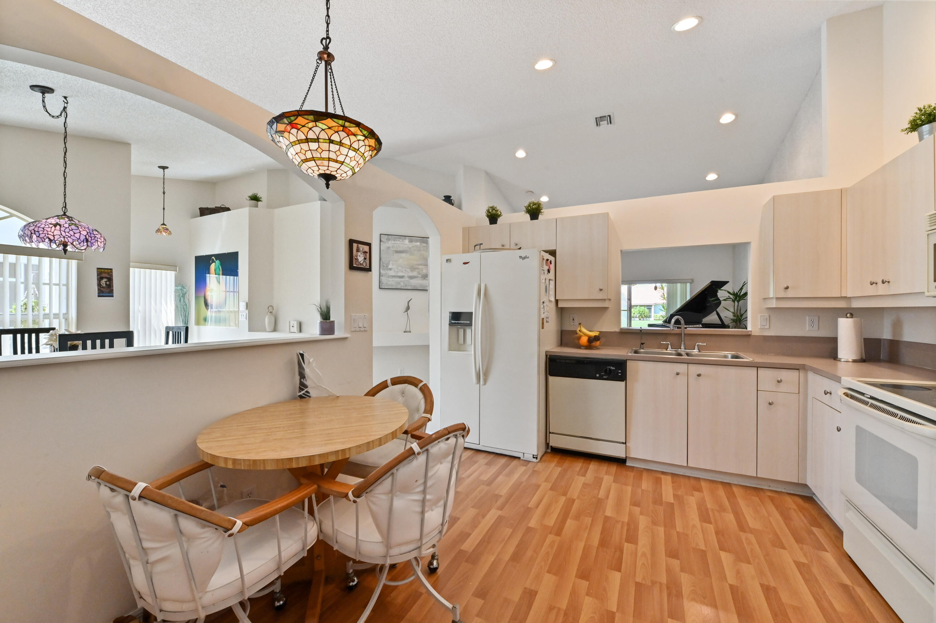 FLORAL LAKES 1 - Residential Lease