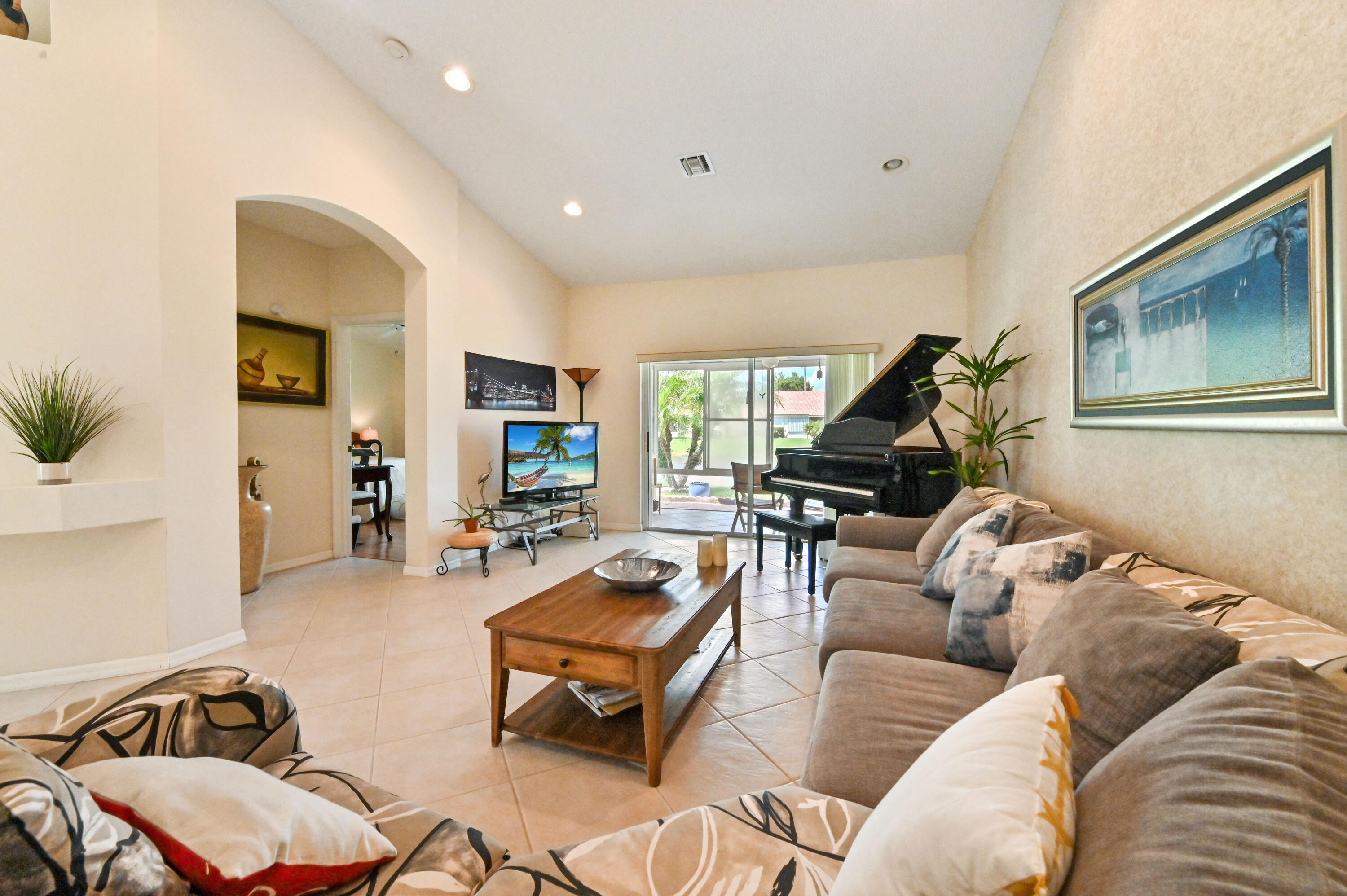 FLORAL LAKES 1 - Residential Lease