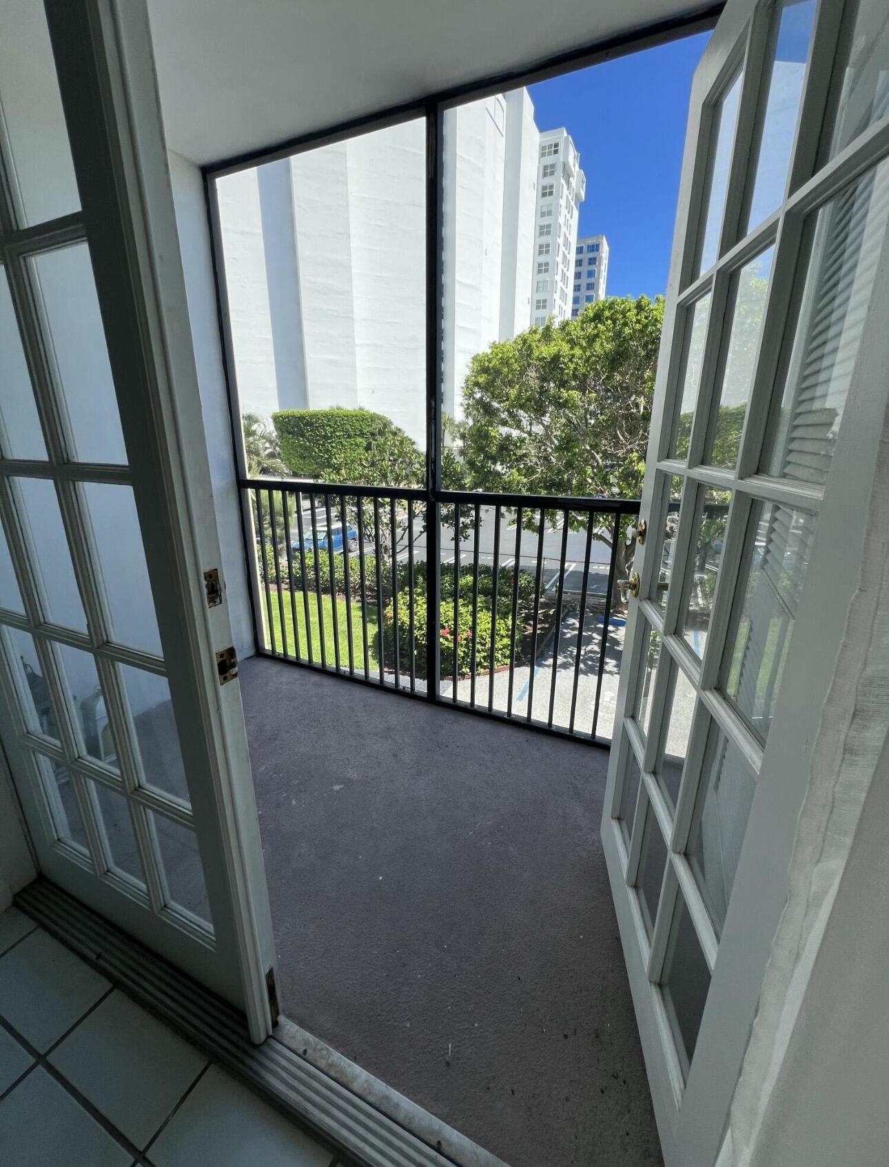 VIKING ARMS CONDO - Residential Lease