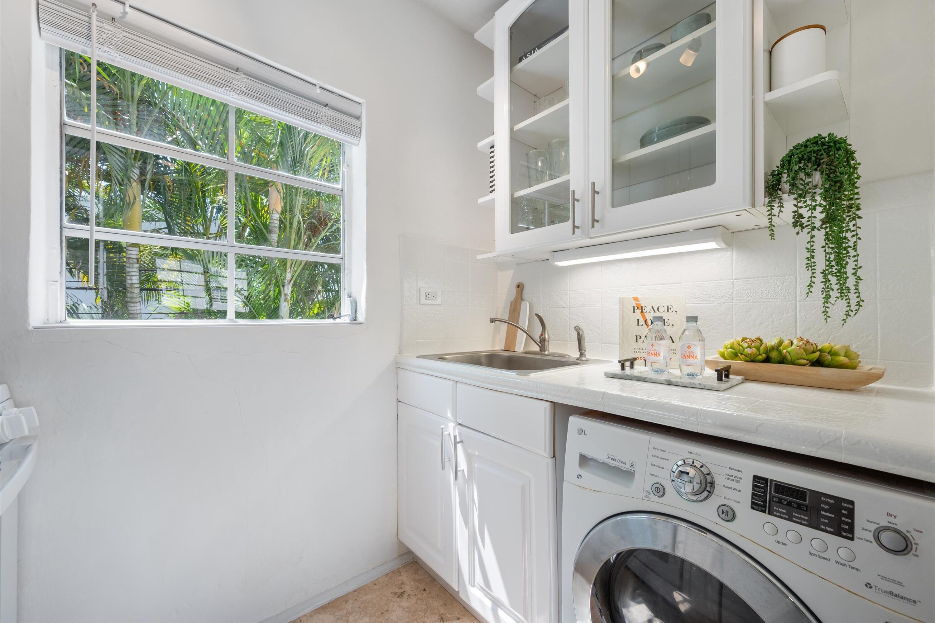ESPANOLA COURT CONDO - Residential