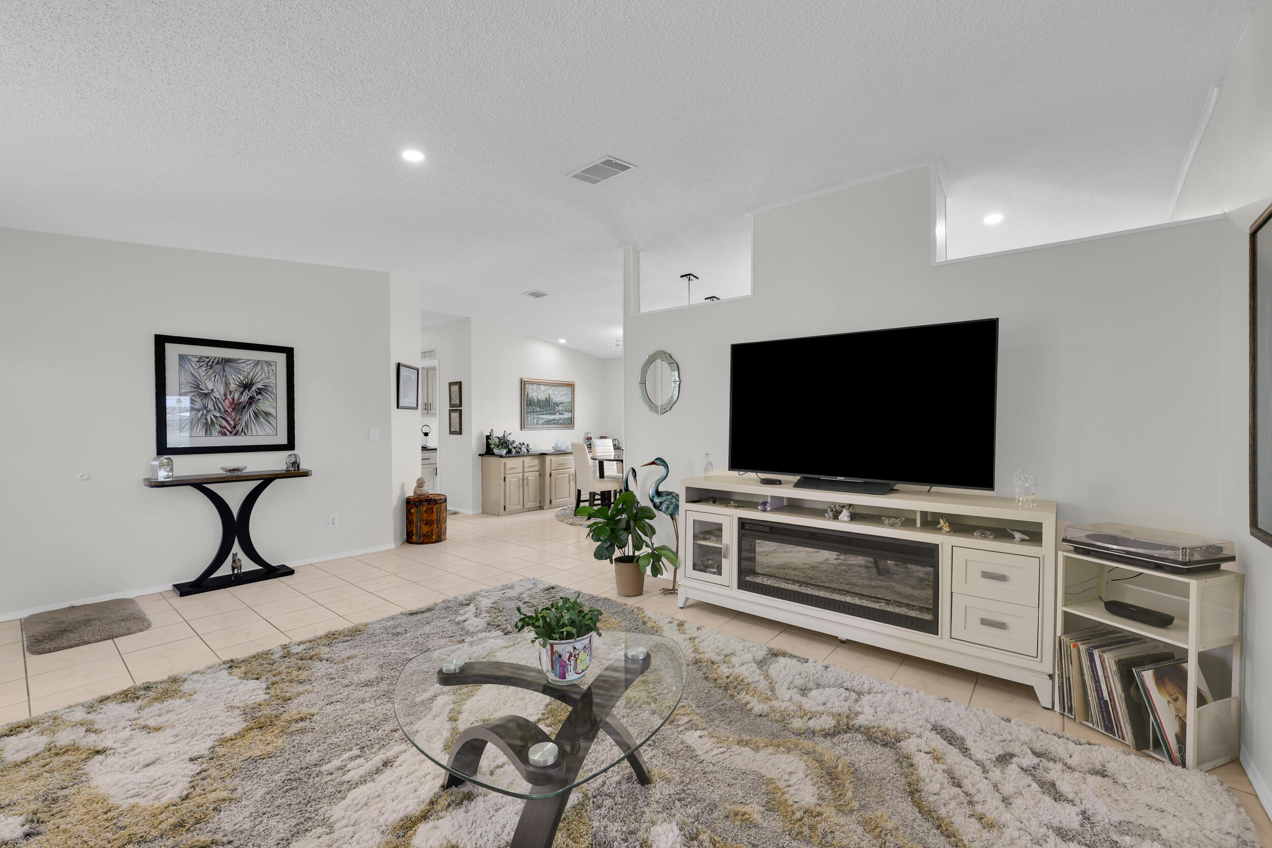 SAVANNA CLUB PLAT III - Residential Lease