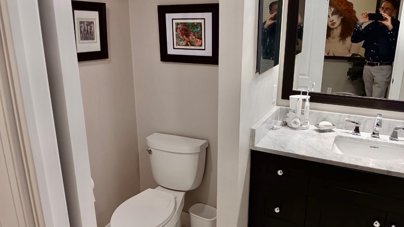 THE GALLEON CONDO - Residential