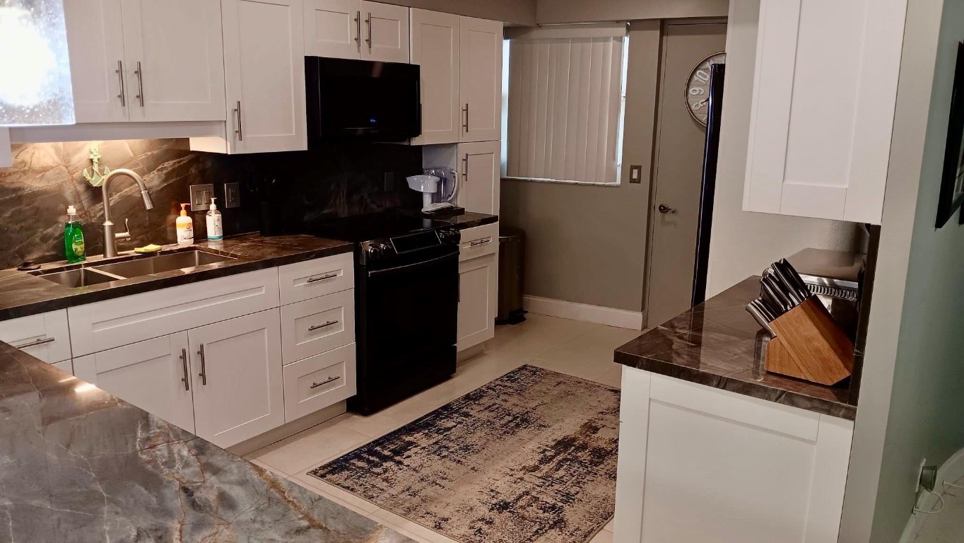 THE GALLEON CONDO - Residential