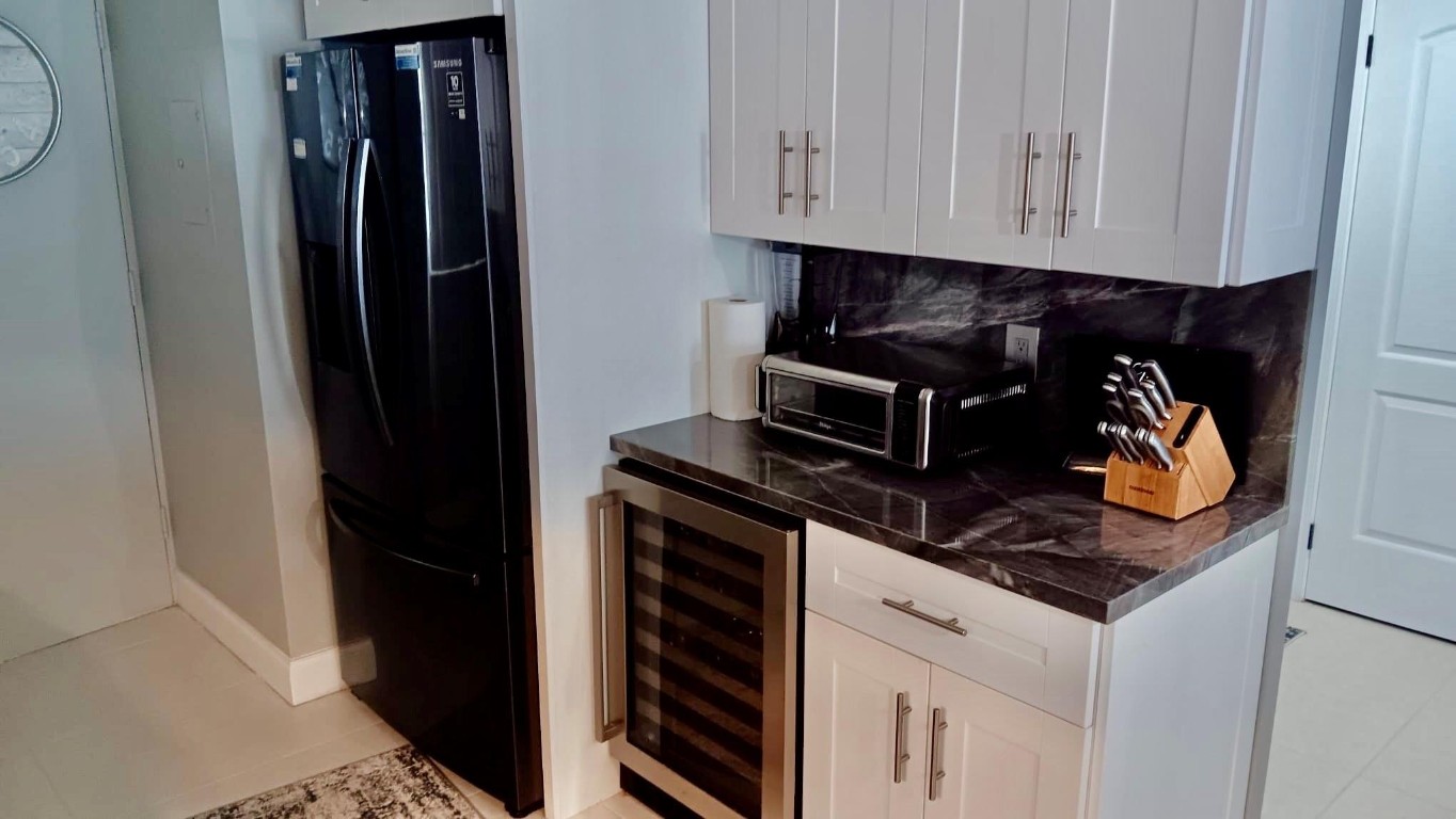 THE GALLEON CONDO - Residential