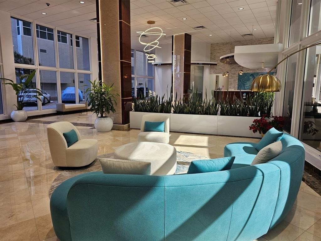 THE GALLEON CONDO - Residential