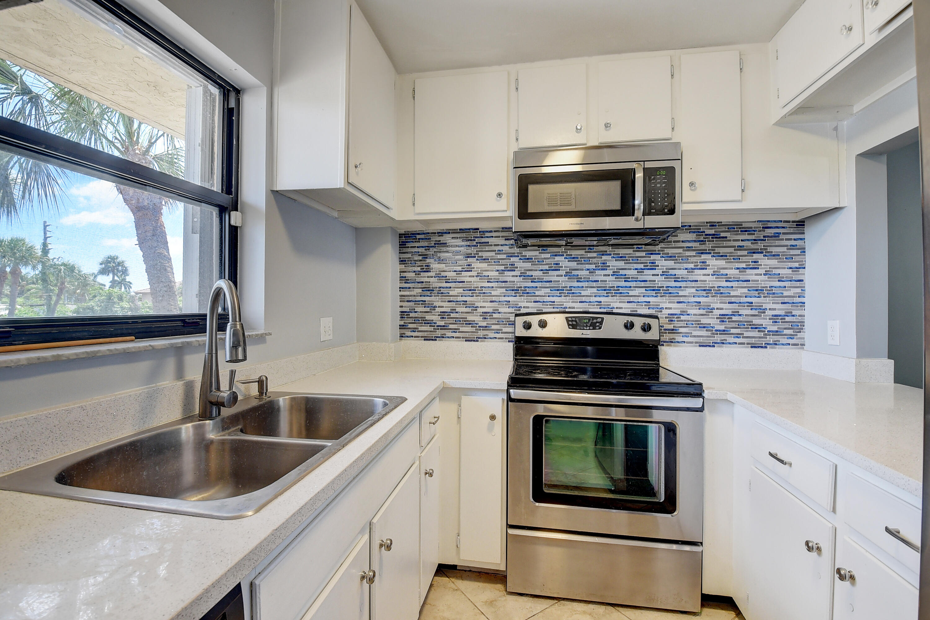 HIDDEN HARBOUR OF THE PALM BEACHES CONDO - Residential
