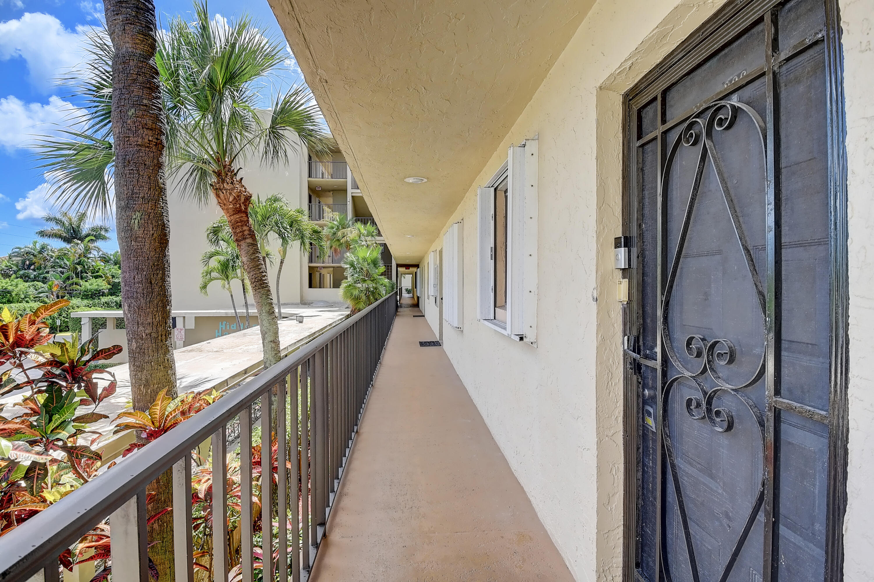 HIDDEN HARBOUR OF THE PALM BEACHES CONDO - Residential