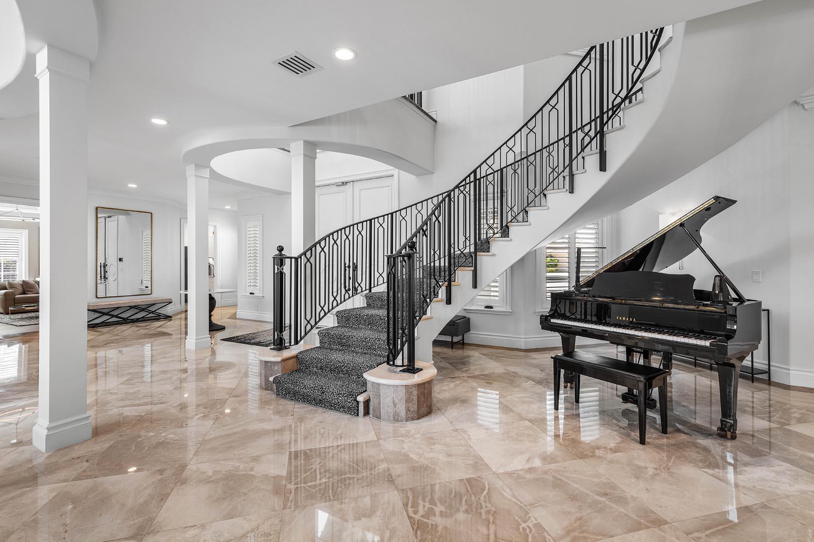 ROYAL PALM YACHT & COUNTRY CLUB - Residential