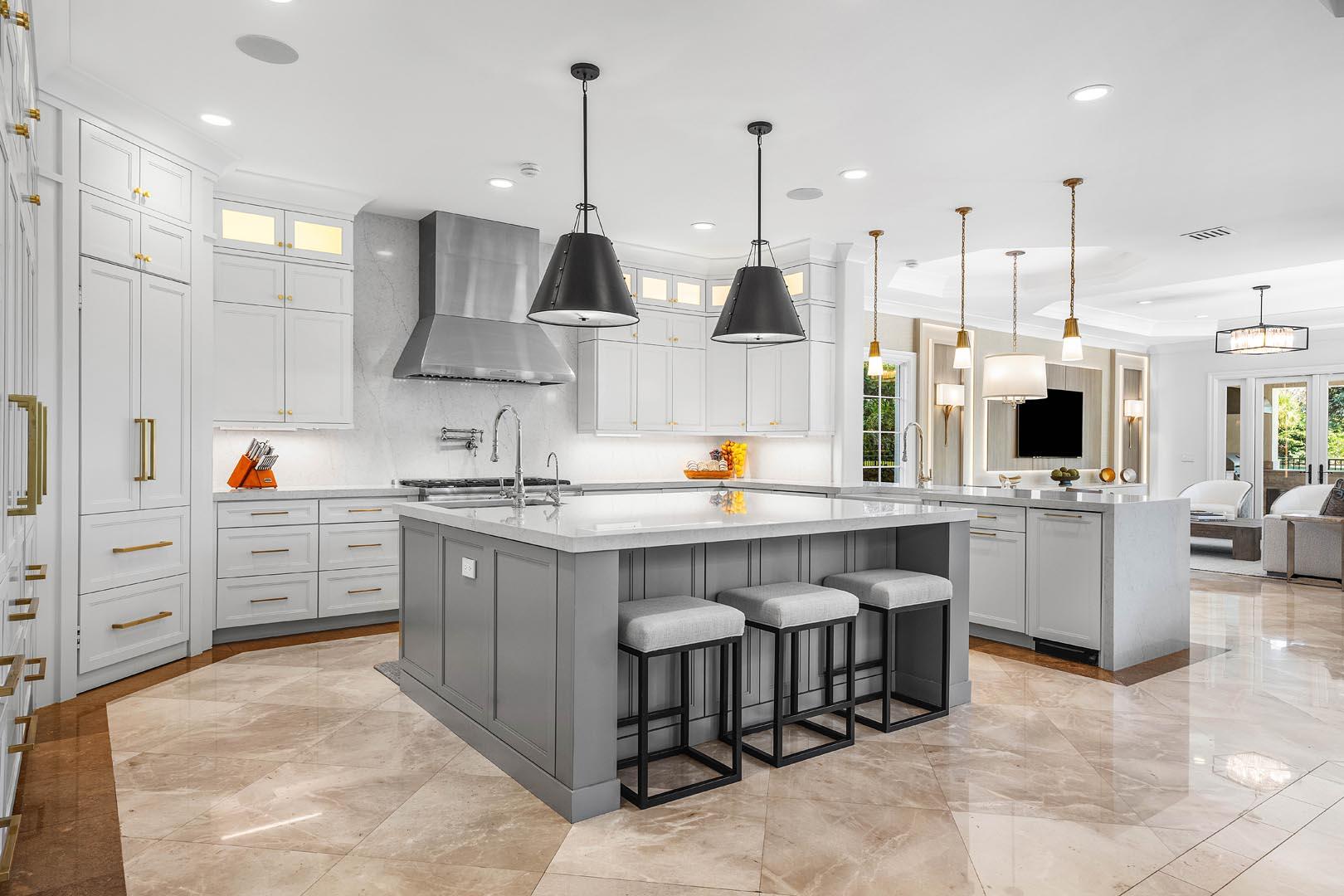 ROYAL PALM YACHT & COUNTRY CLUB - Residential