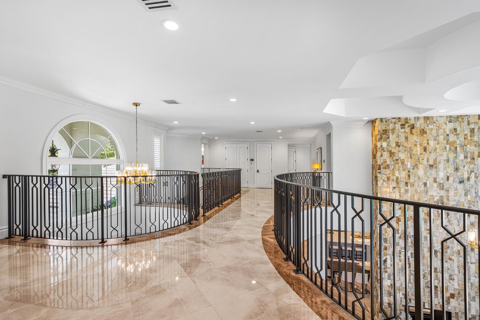 ROYAL PALM YACHT & COUNTRY CLUB - Residential