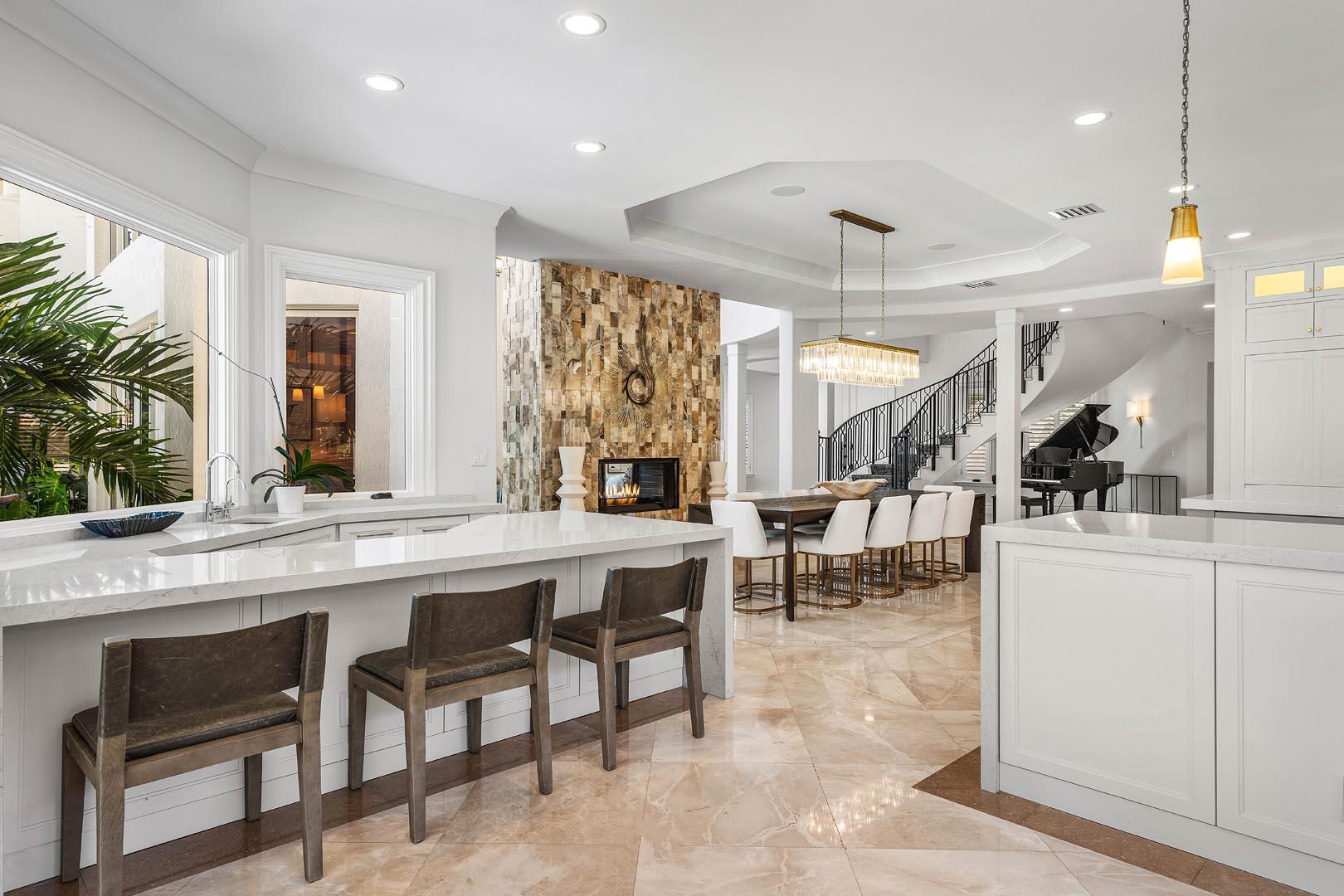 ROYAL PALM YACHT & COUNTRY CLUB - Residential