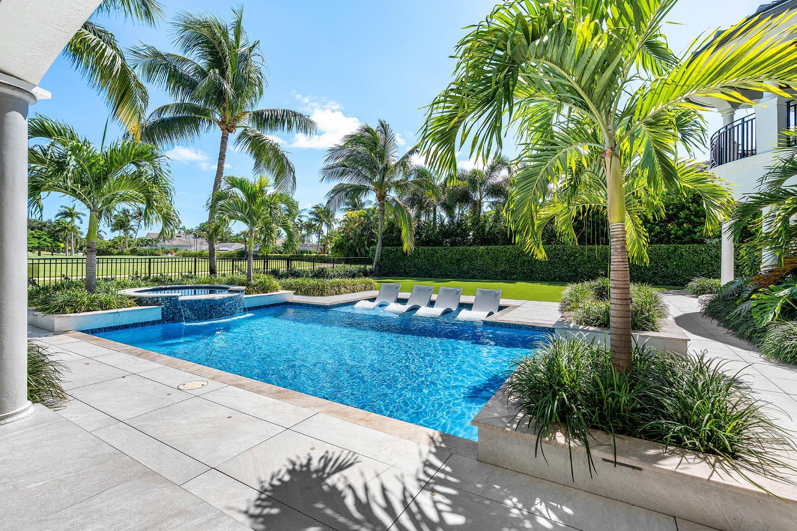 ROYAL PALM YACHT & COUNTRY CLUB - Residential