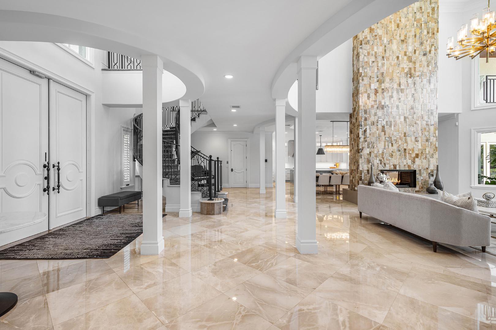ROYAL PALM YACHT & COUNTRY CLUB - Residential