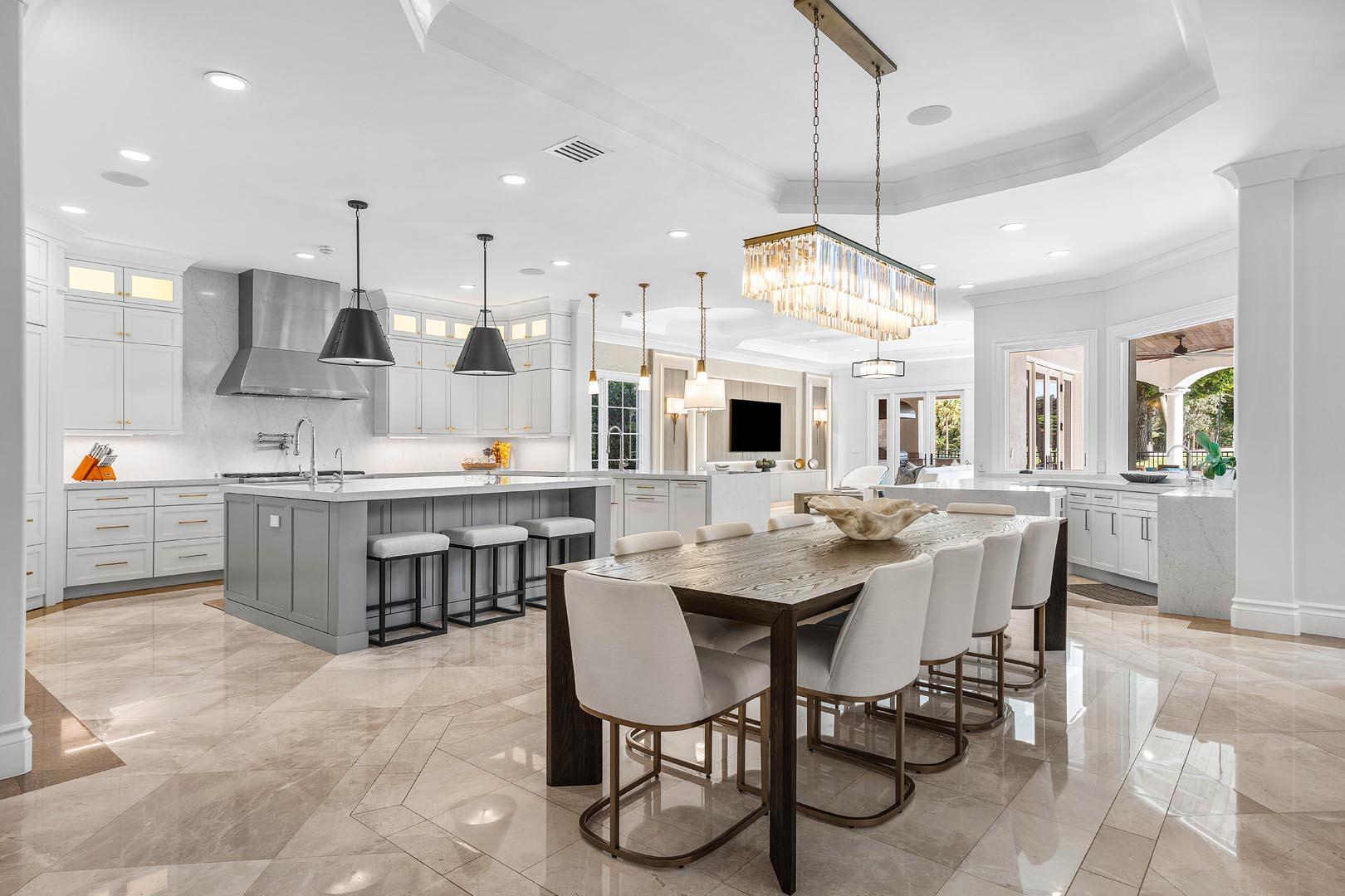 ROYAL PALM YACHT & COUNTRY CLUB - Residential