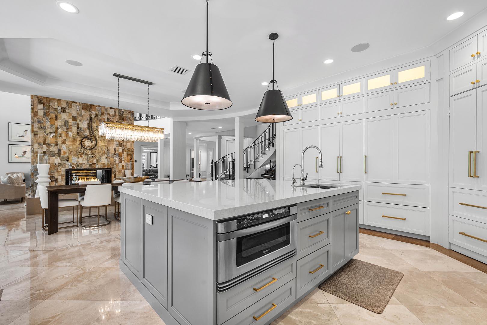 ROYAL PALM YACHT & COUNTRY CLUB - Residential
