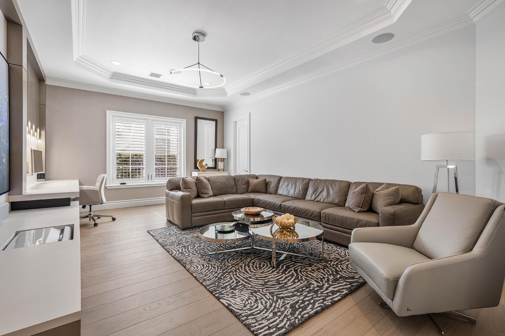 ROYAL PALM YACHT & COUNTRY CLUB - Residential