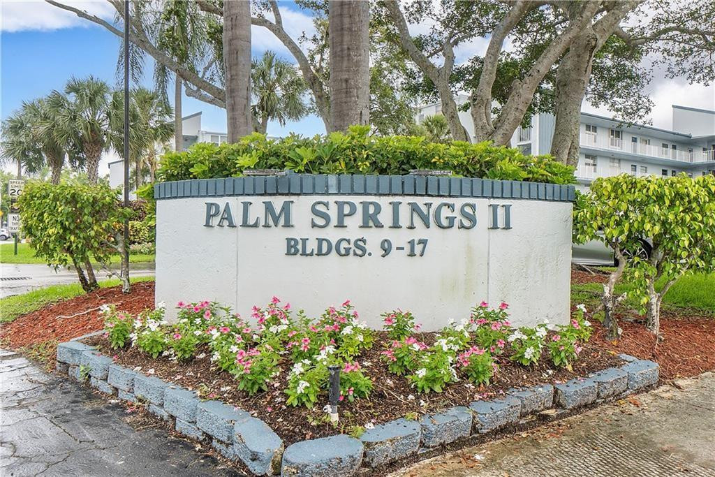 PALM SPRINGS 2 - Residential