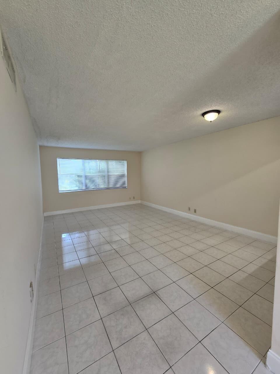 Move in, only  2 months. All Ages.  Excellent apartment spacious and close to main roads and beaches. Second deposit split in 6 payments, Credit and background, proof of income and approval from the association.
