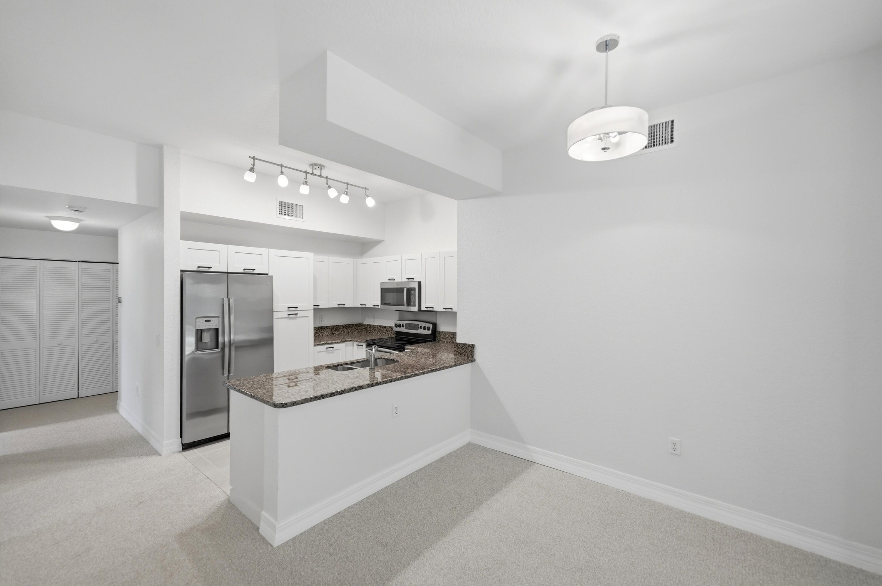 VILABELLA CENTRAL PARK CONDO - Residential