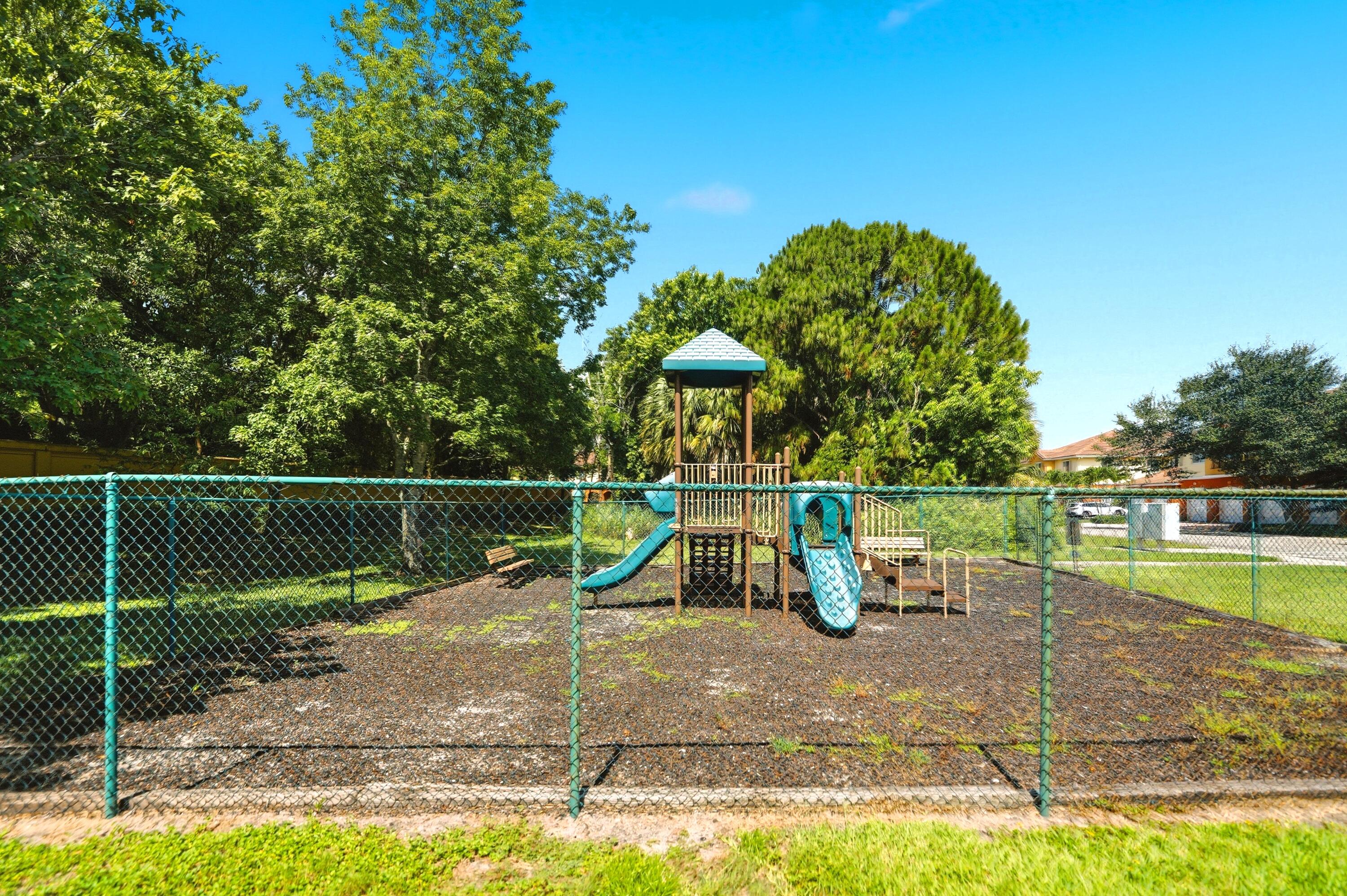 VILABELLA CENTRAL PARK CONDO - Residential