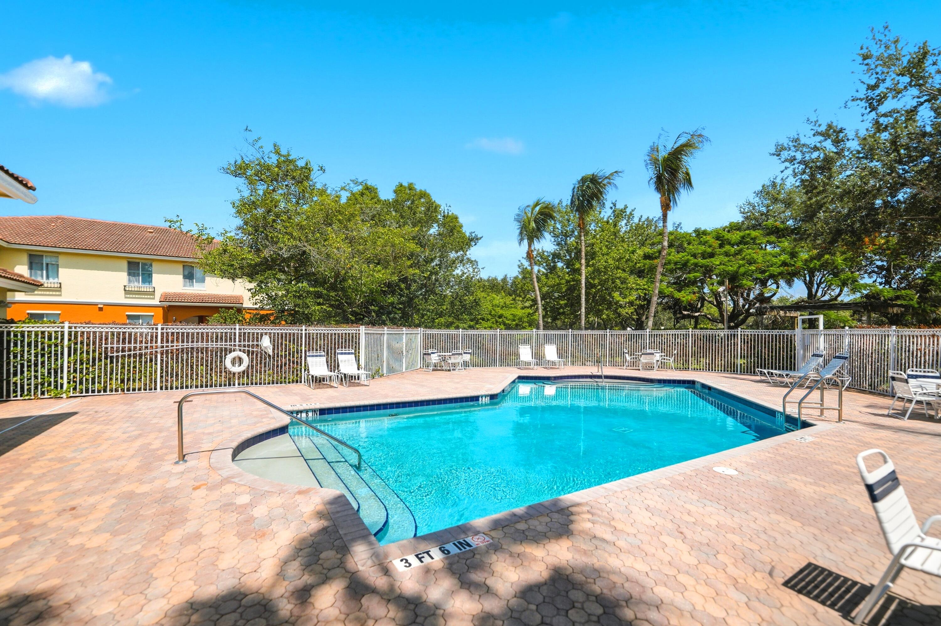 VILABELLA CENTRAL PARK CONDO - Residential