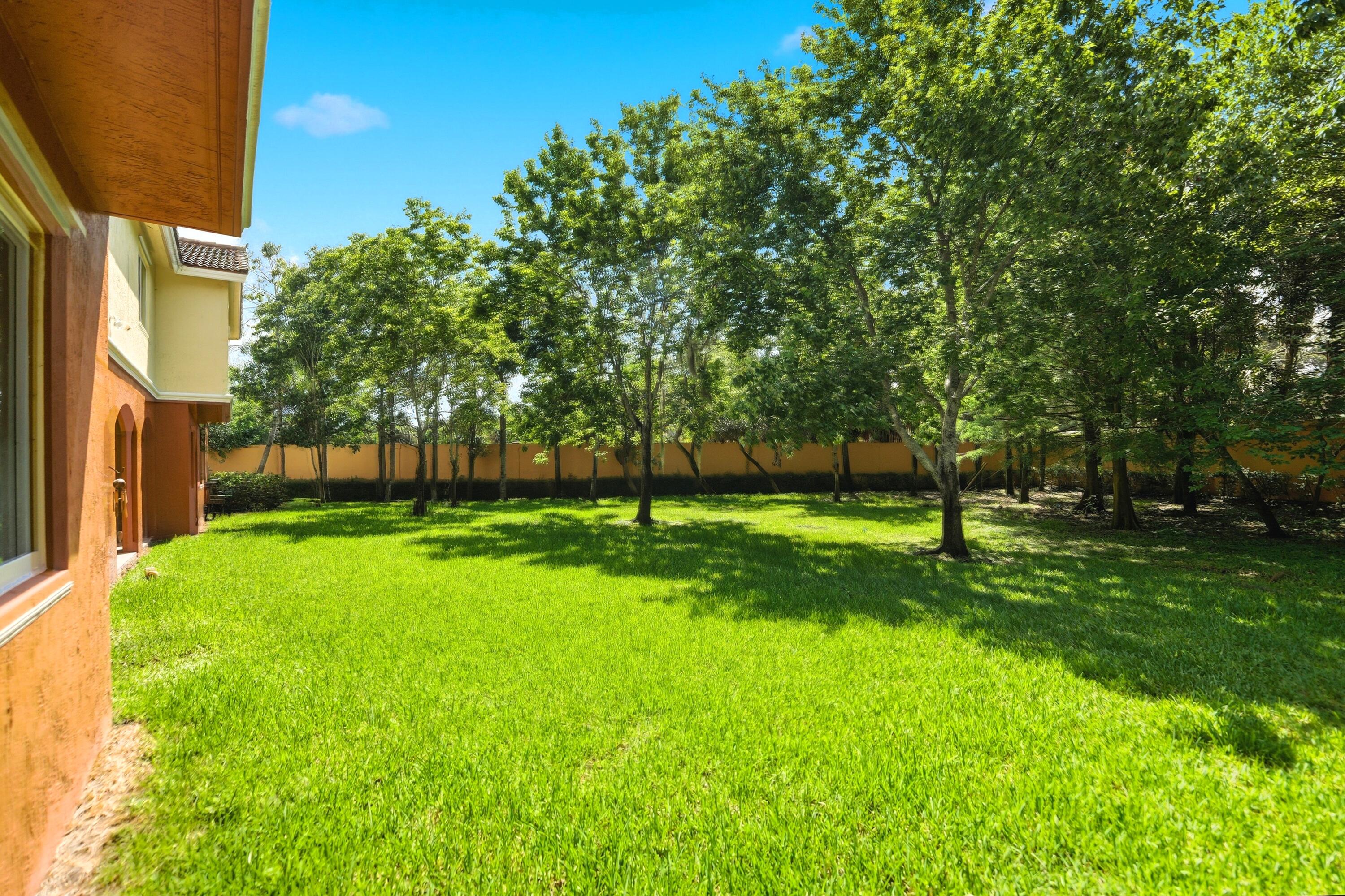 VILABELLA CENTRAL PARK CONDO - Residential