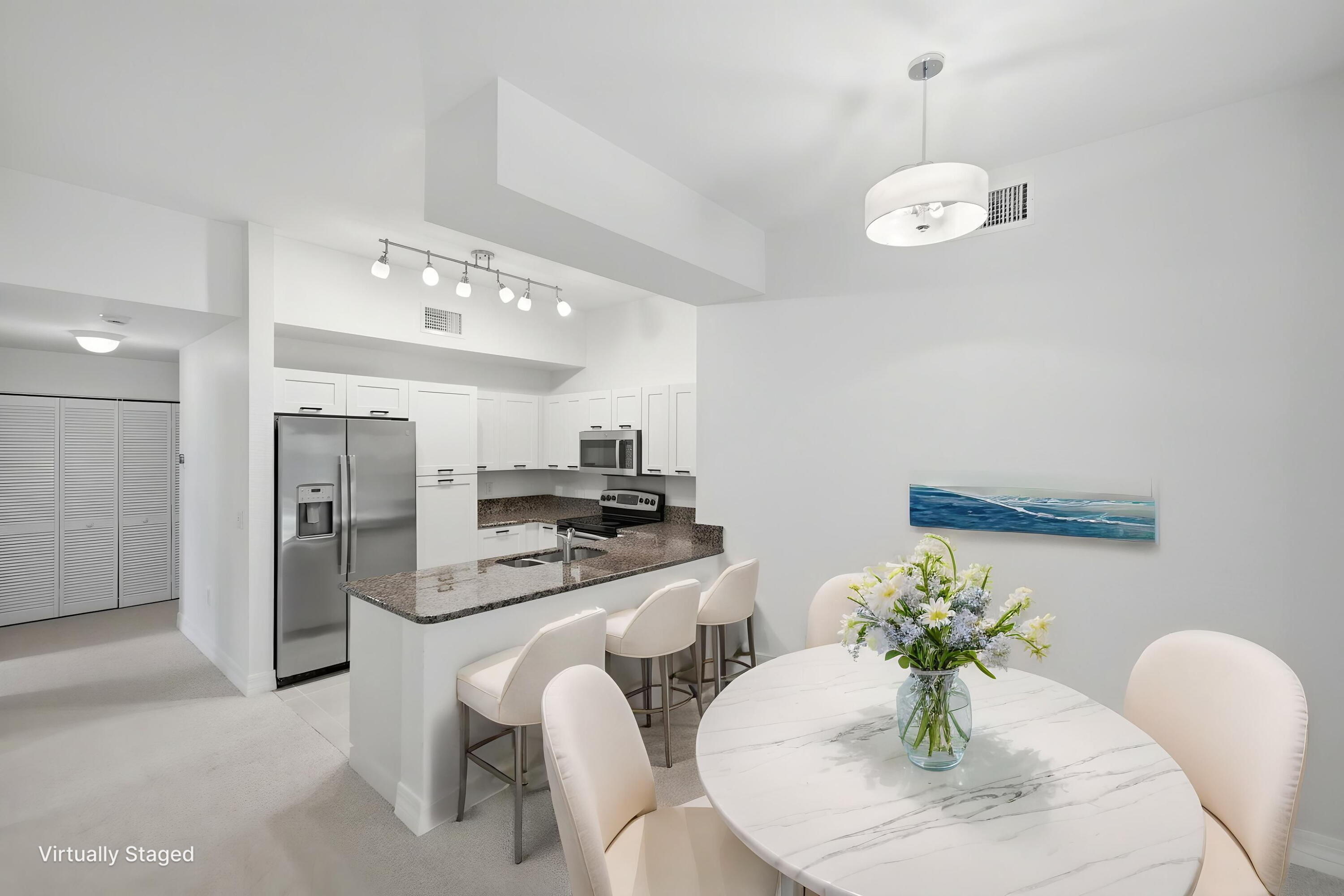 VILABELLA CENTRAL PARK CONDO - Residential