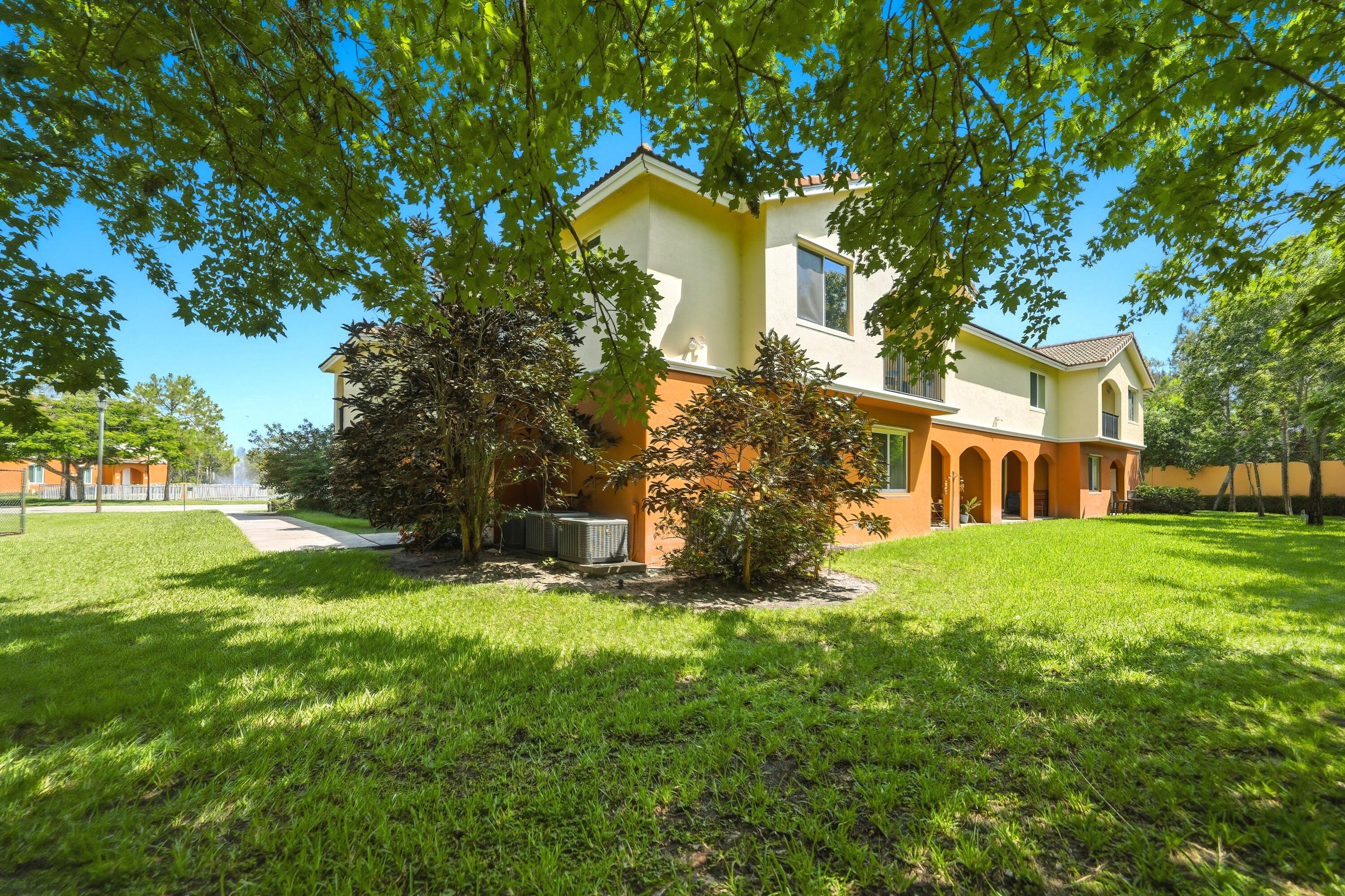 VILABELLA CENTRAL PARK CONDO - Residential