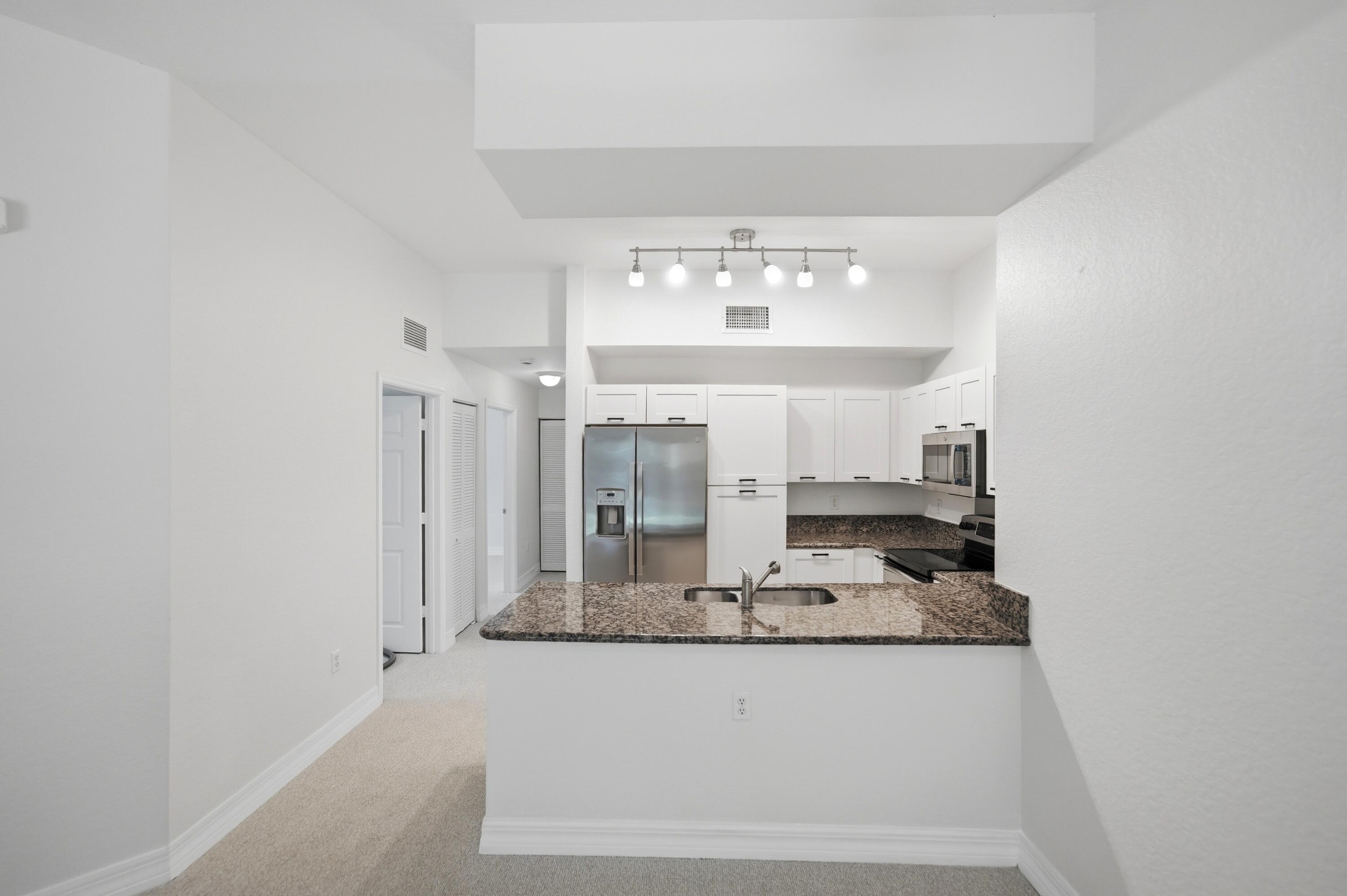 VILABELLA CENTRAL PARK CONDO - Residential