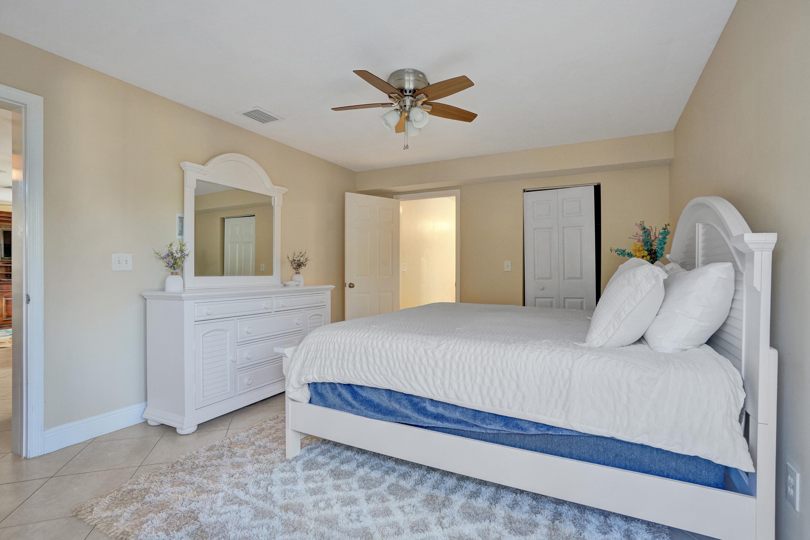 NORTH PALM BEACH VILLAGE OF 4 - Residential Lease