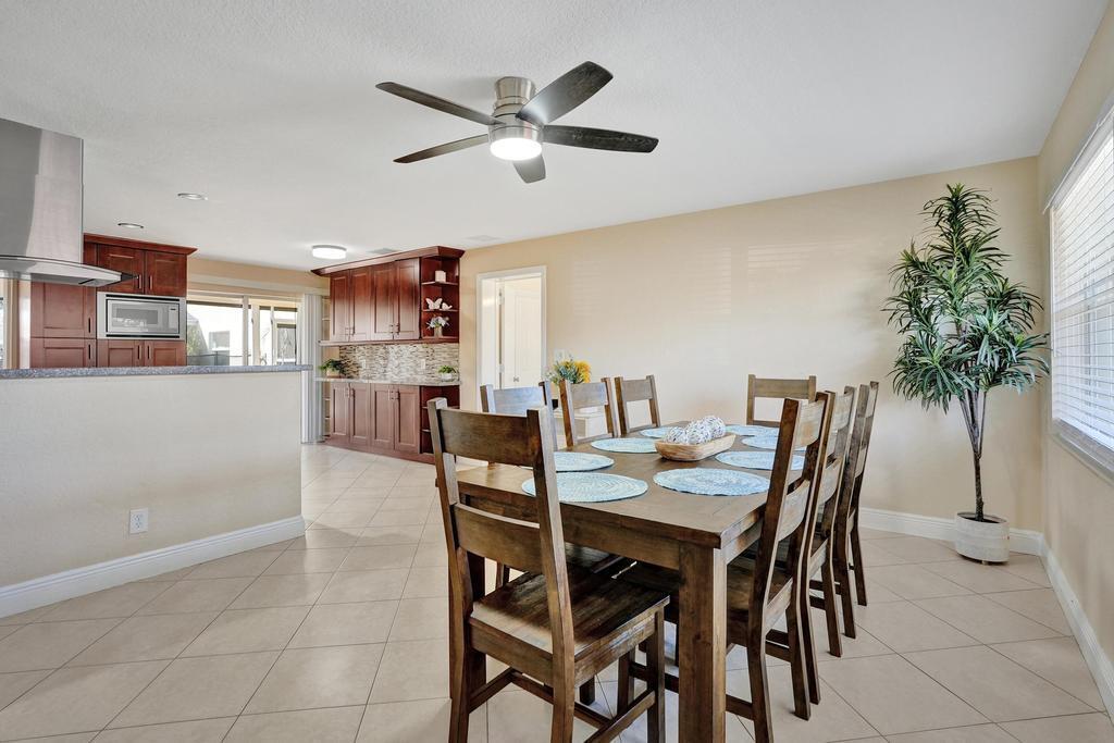 NORTH PALM BEACH VILLAGE OF 4 - Residential Lease