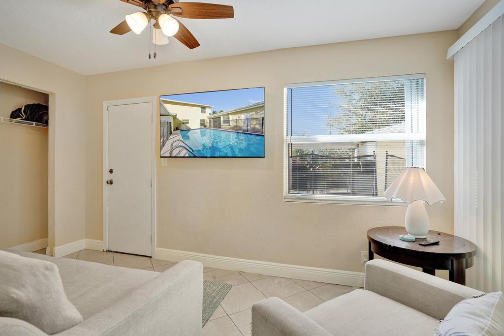 NORTH PALM BEACH VILLAGE OF 4 - Residential Lease