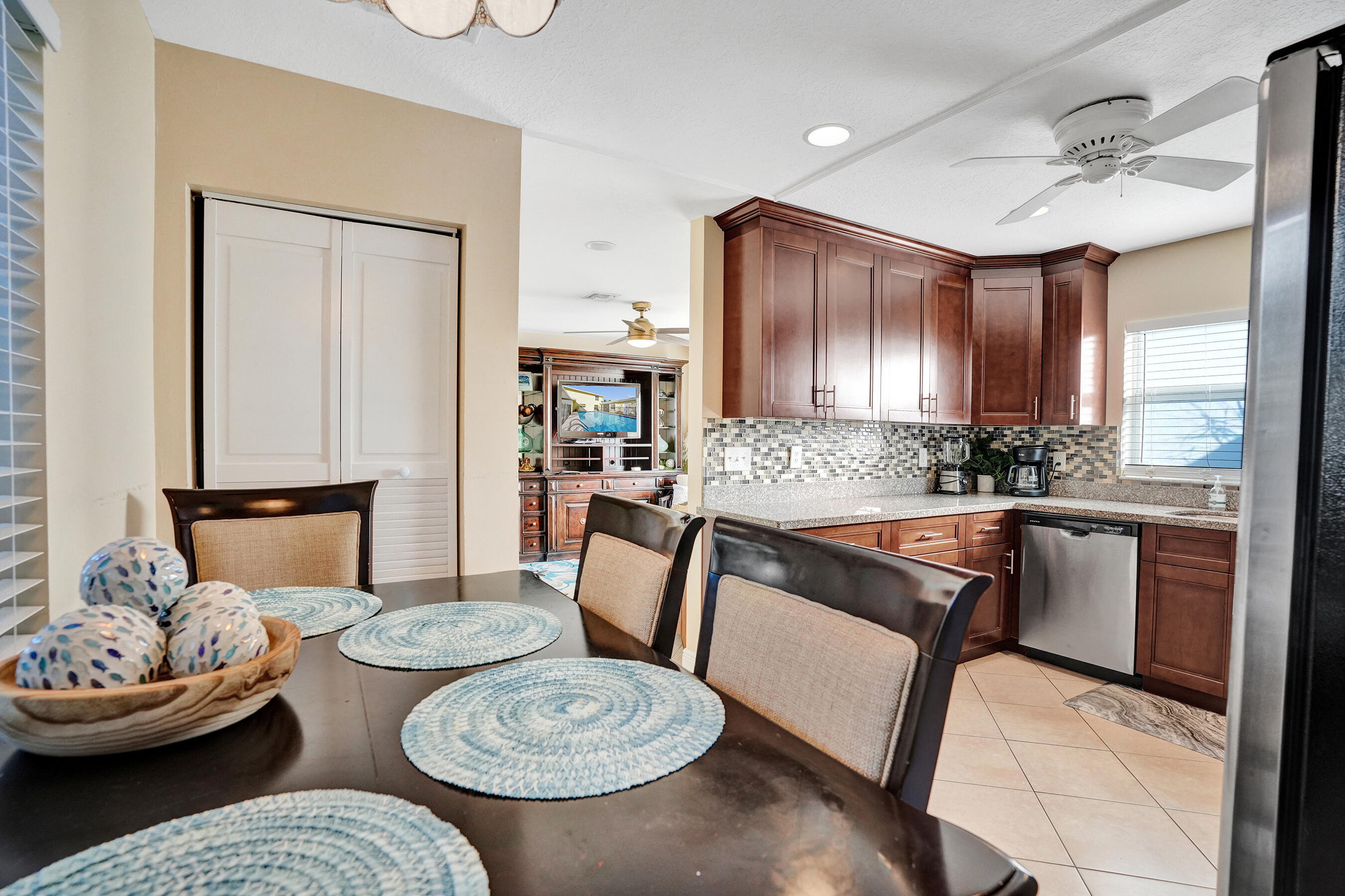 NORTH PALM BEACH VILLAGE OF 4 - Residential Lease