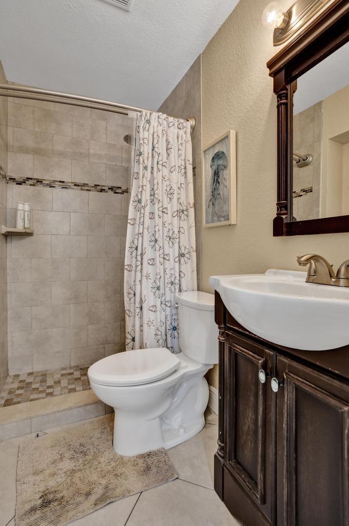 NORTH PALM BEACH VILLAGE OF 4 - Residential Lease