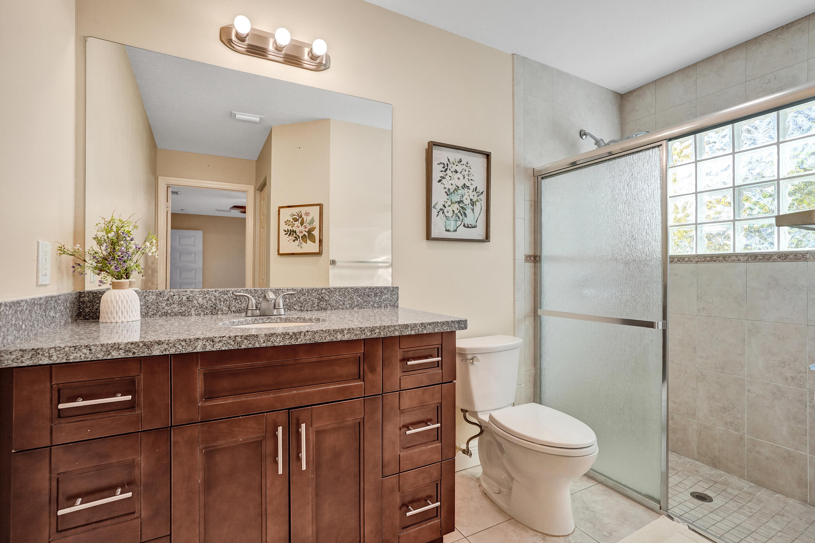 NORTH PALM BEACH VILLAGE OF 4 - Residential Lease