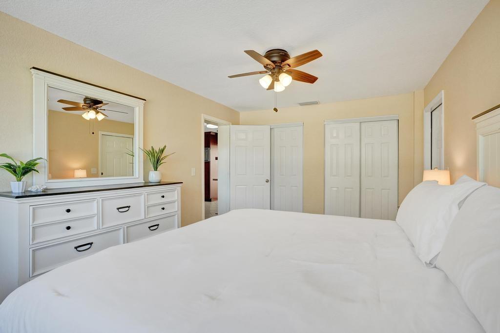 NORTH PALM BEACH VILLAGE OF 4 - Residential Lease
