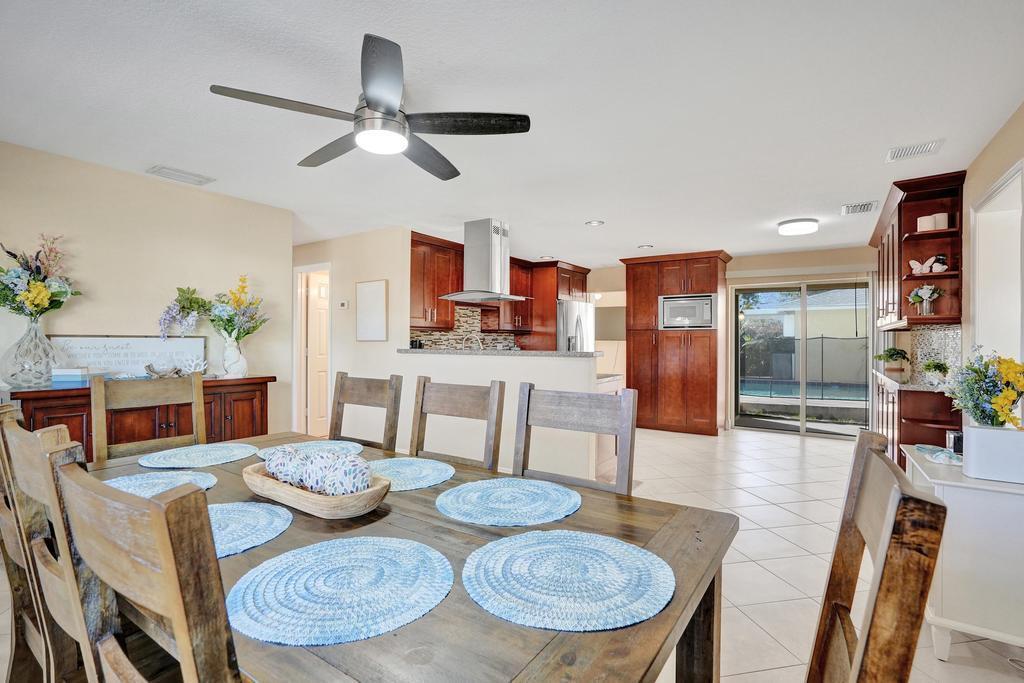 NORTH PALM BEACH VILLAGE OF 4 - Residential Lease