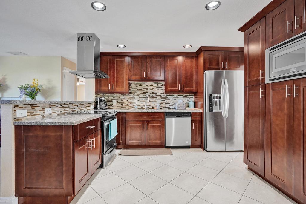 NORTH PALM BEACH VILLAGE OF 4 - Residential Lease