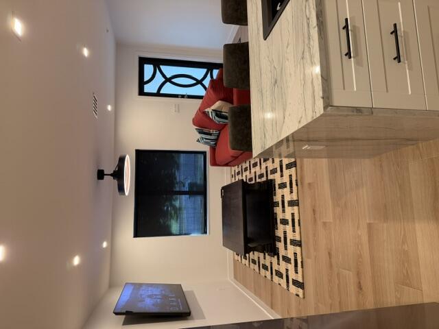 BISCAYNE GARDENS SEC F PT 3 - Residential Lease