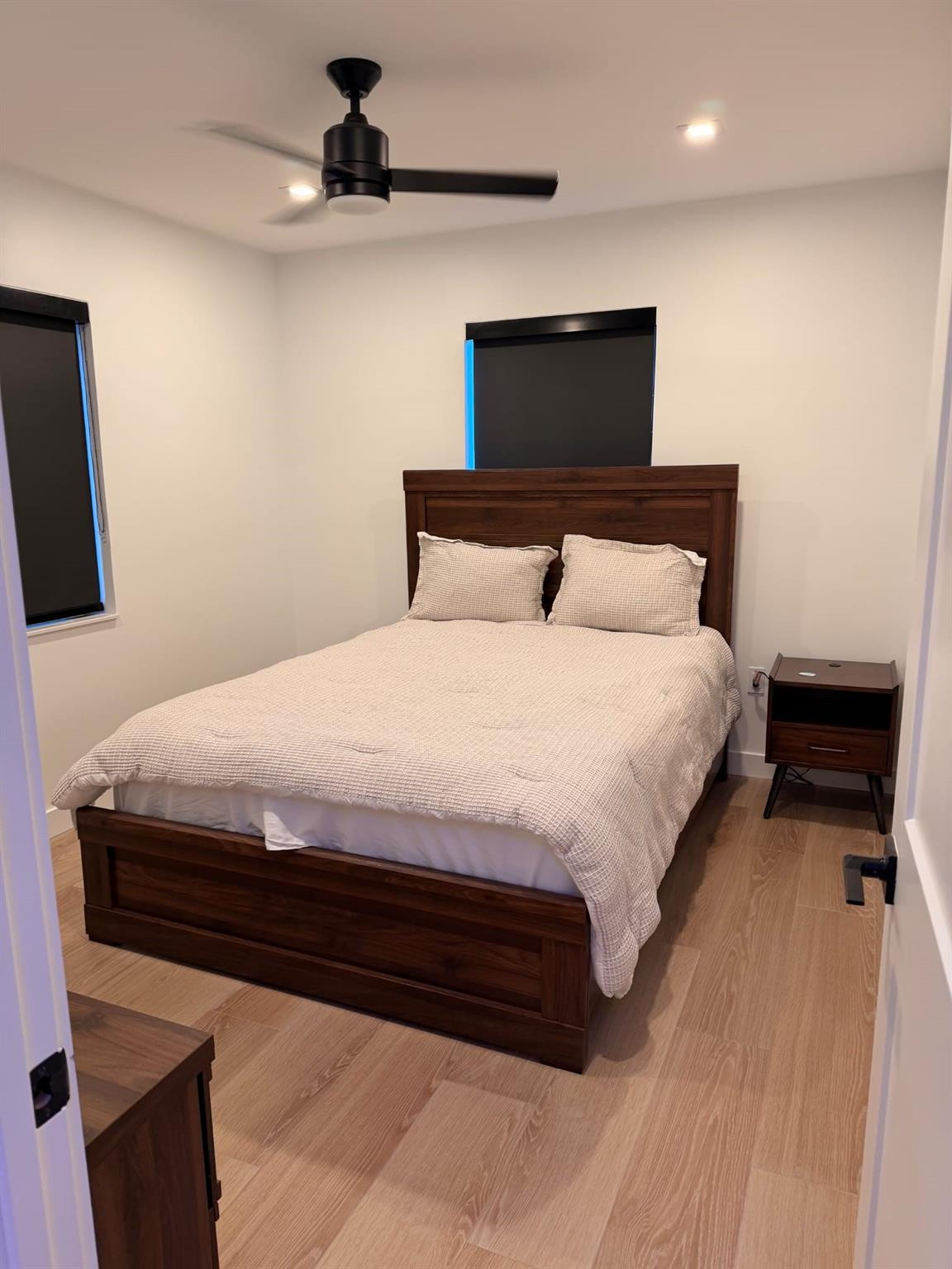 BISCAYNE GARDENS SEC F PT 3 - Residential Lease