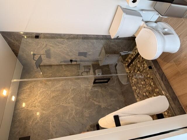 BISCAYNE GARDENS SEC F PT 3 - Residential Lease