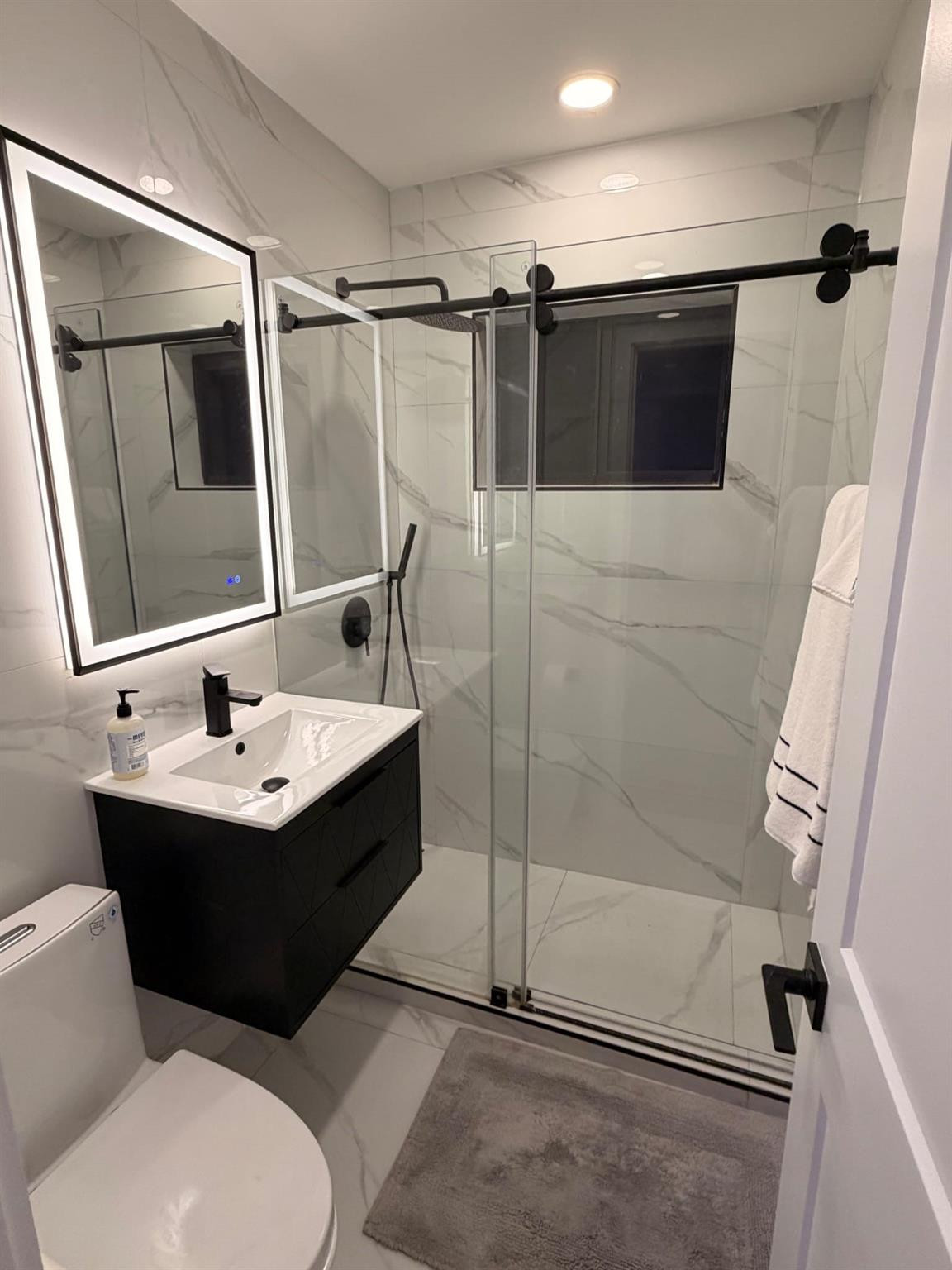 BISCAYNE GARDENS SEC F PT 3 - Residential Lease