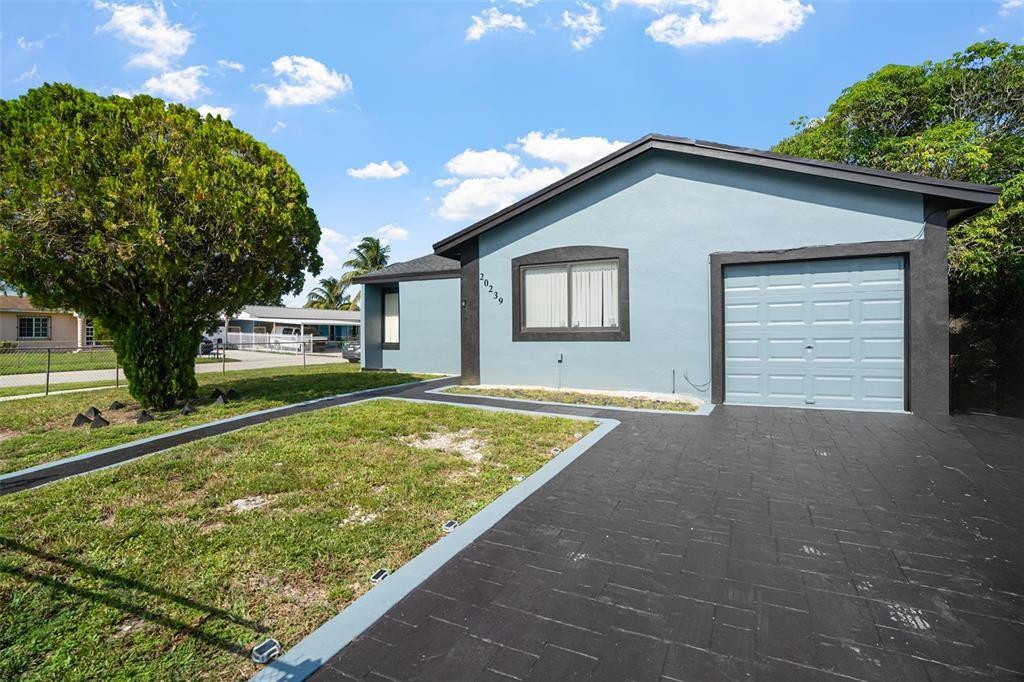 LESLIE ESTATES SEC 14 - Residential
