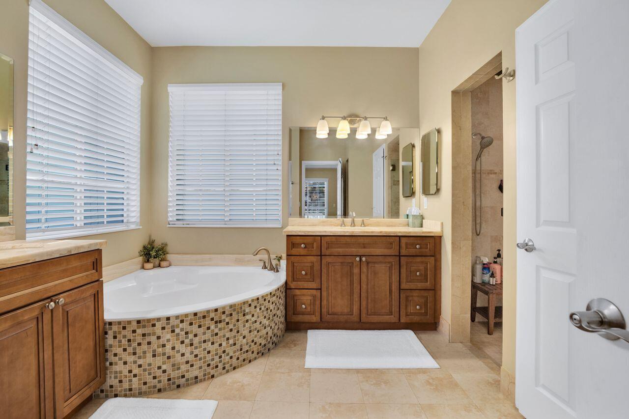 REGENCY LAKES AT COCONUT CREEK / MALLARDS LANDING - Residential