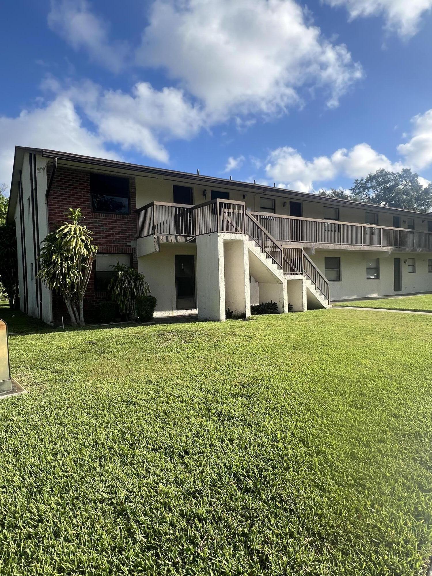 QUIET 2ND FLOOR END UNIT, NEW LVP FLOORING IN BEDROOMS, FRESHLY PAINTED, WASHER DRYER IN UNIT. ONLY 1ST AND SECURITY DEPOSIT REQUIRED FOR MOVE IN.