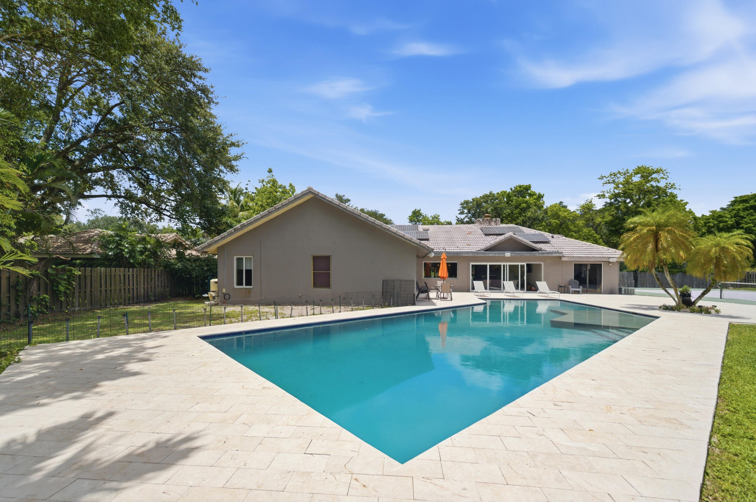 OAK WOOD - Residential