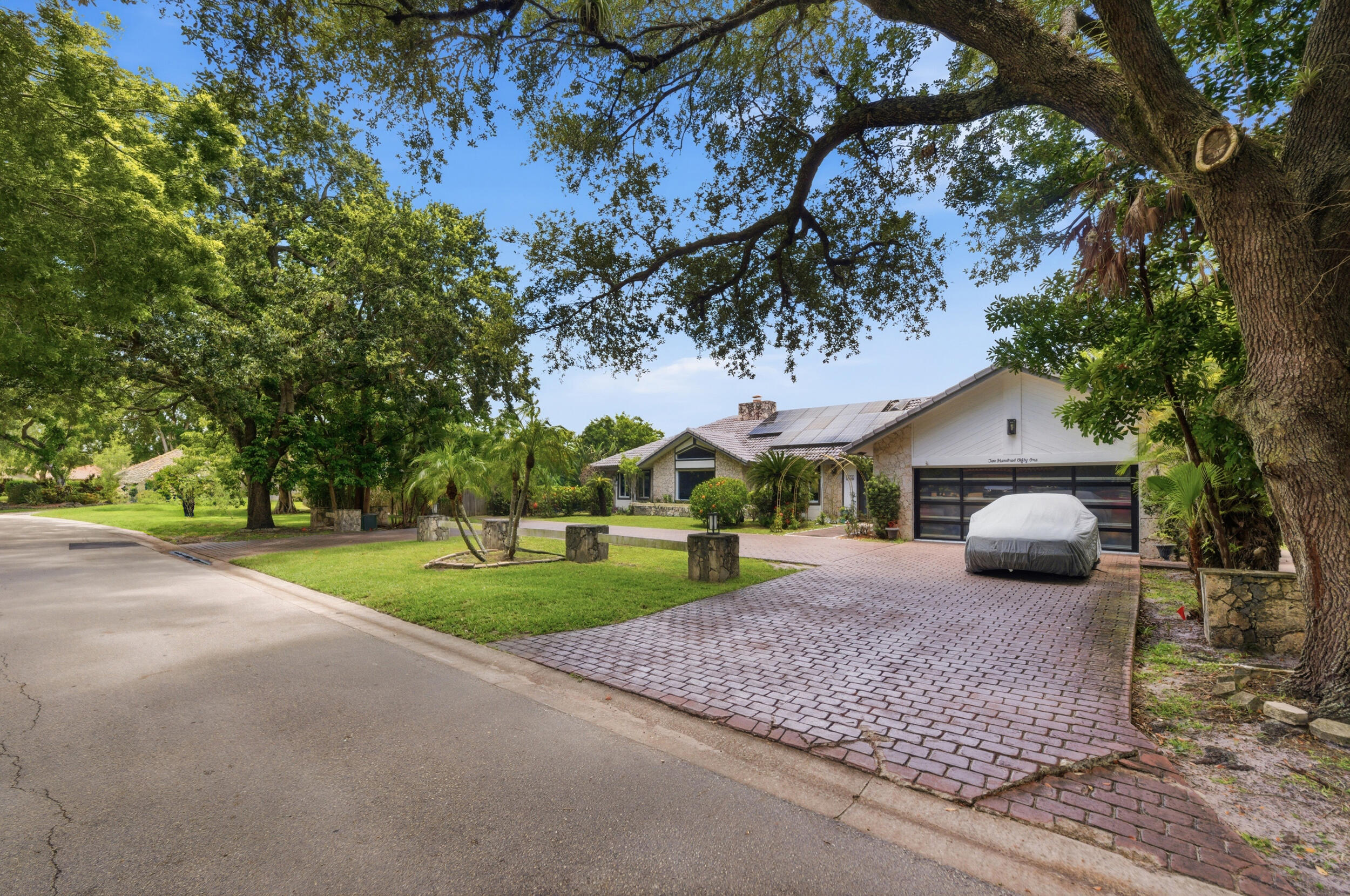 OAK WOOD - Residential