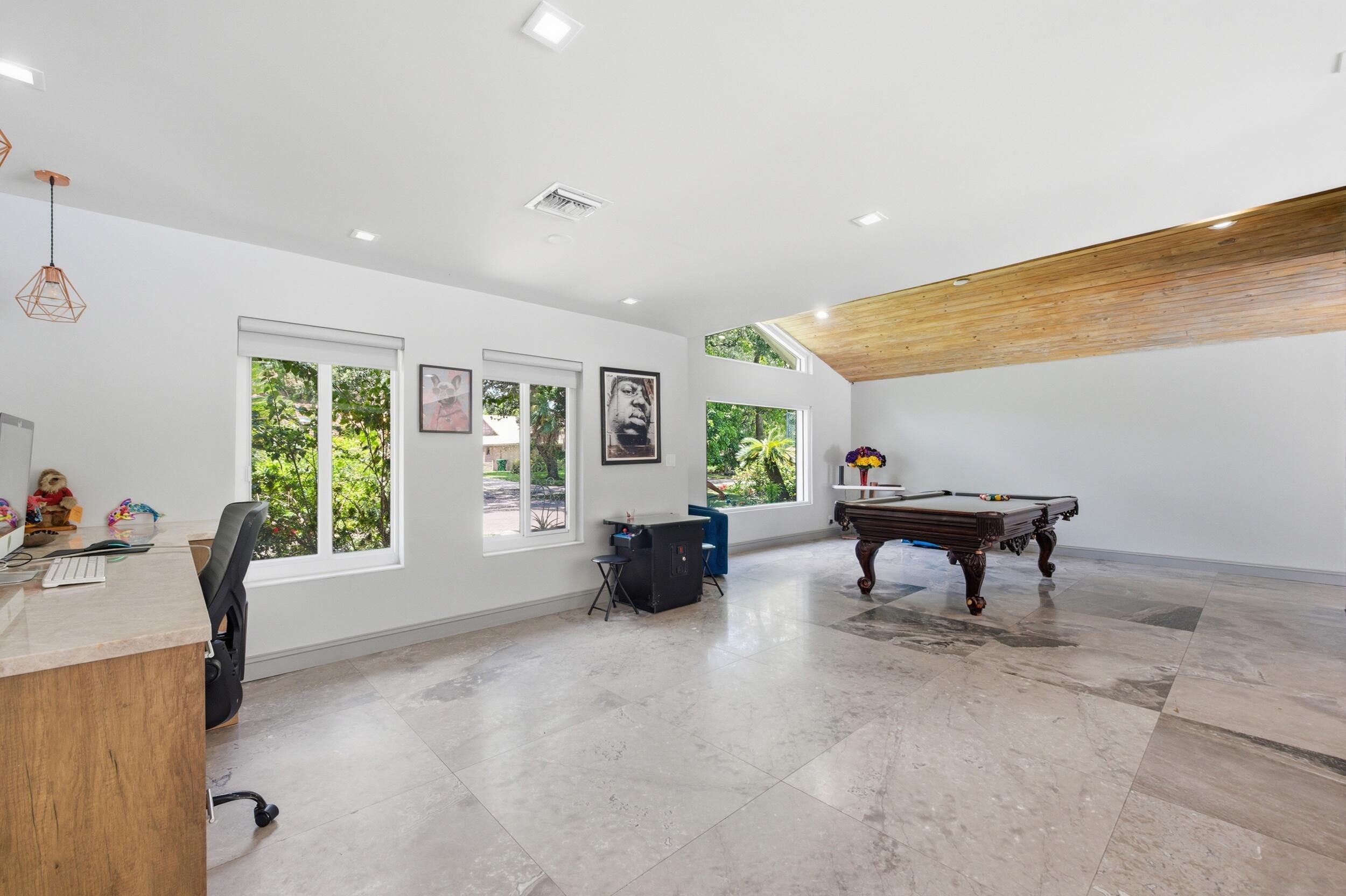OAK WOOD - Residential