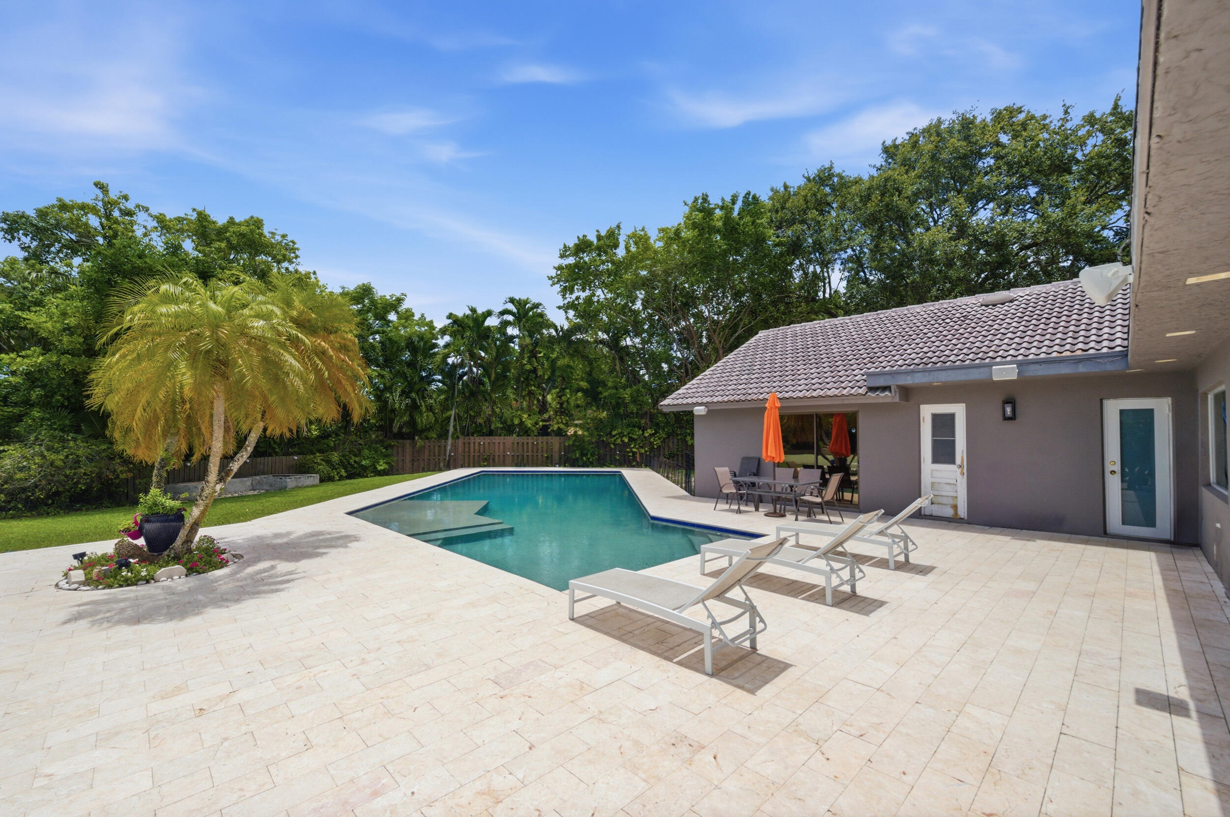 OAK WOOD - Residential