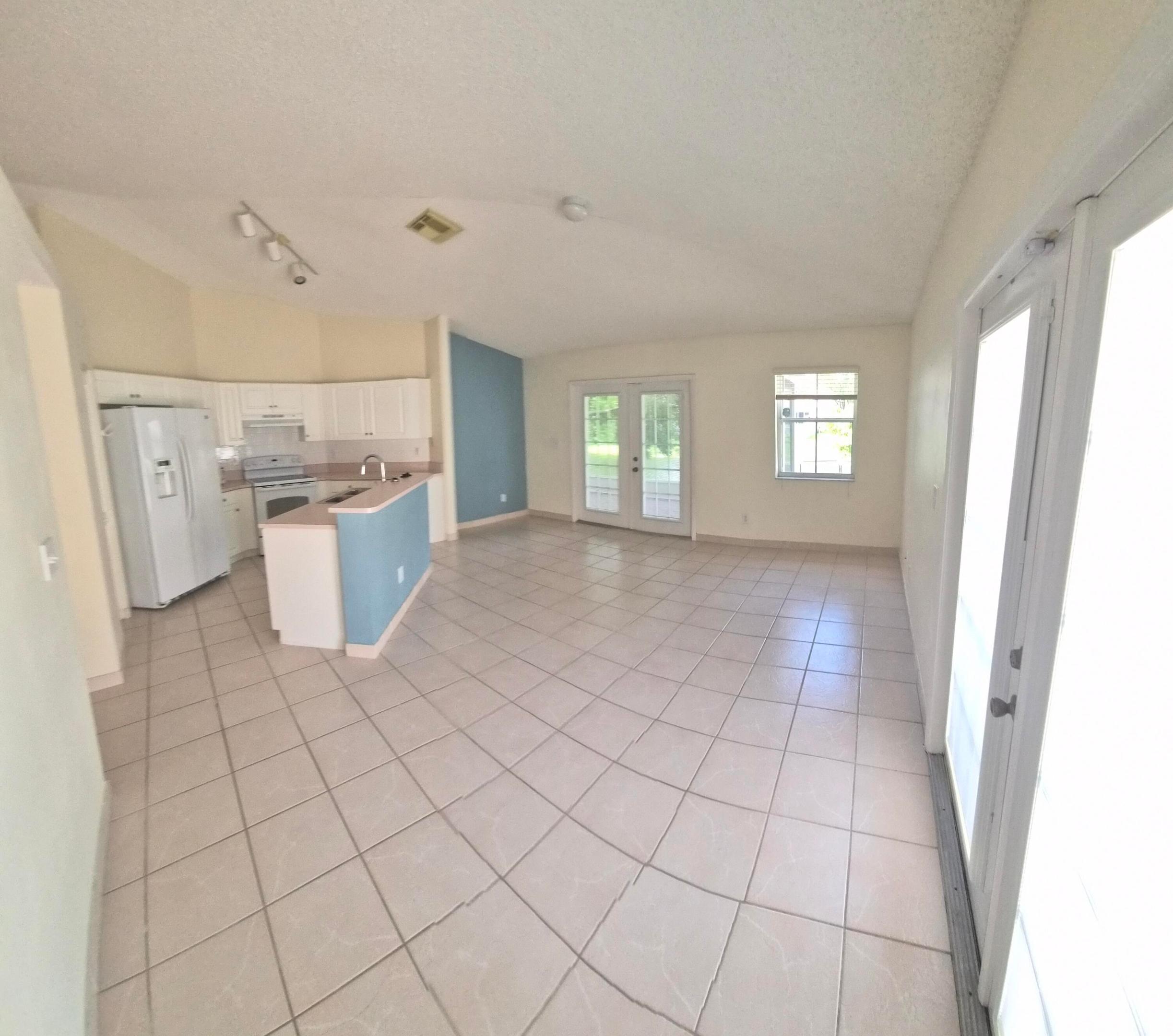 LAKES OF NEWPORT II - Residential Lease